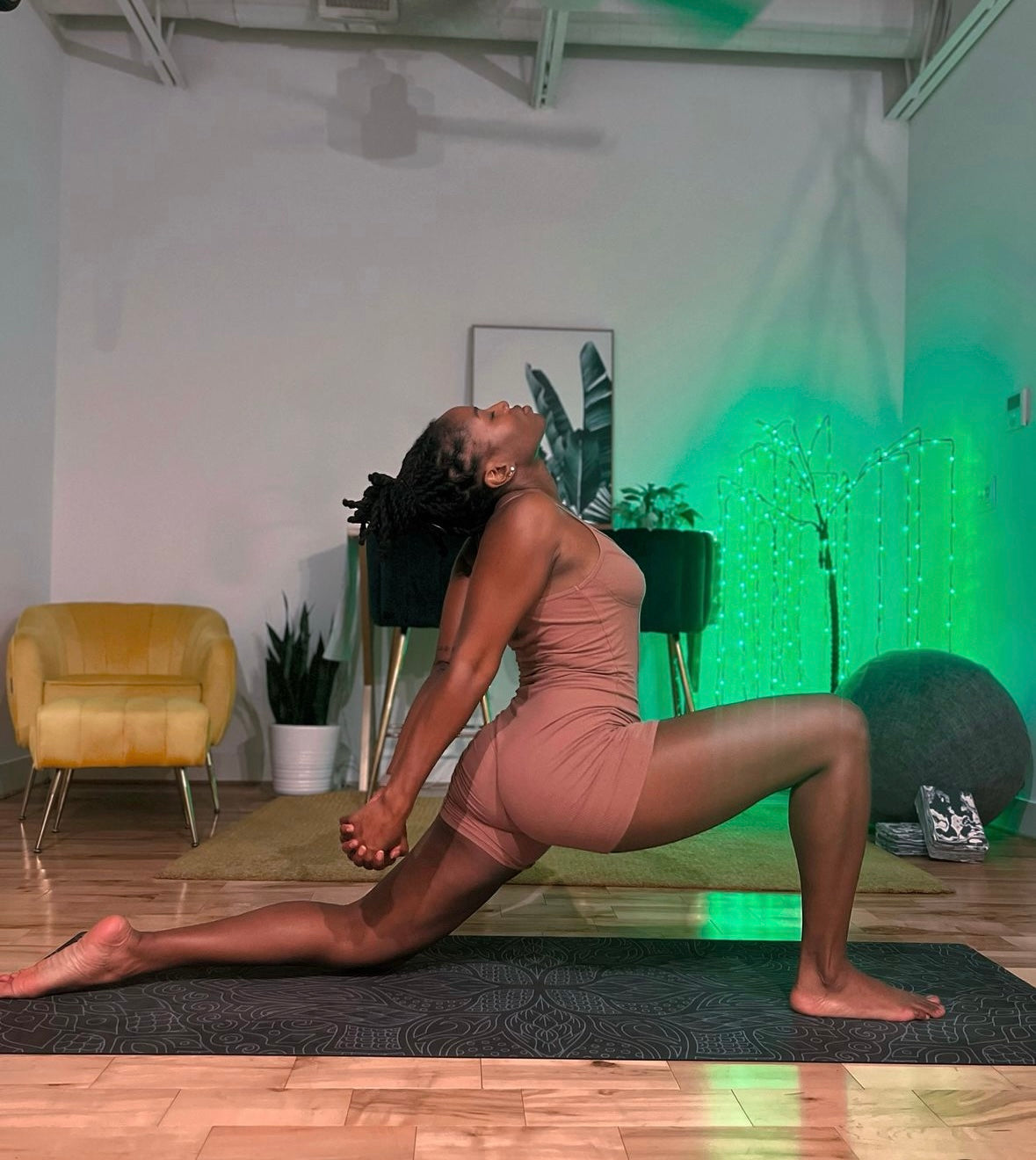 Candlelight Yoga with VEE 11/21/24